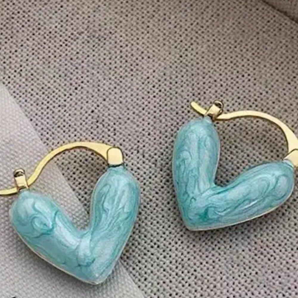 🌺 🌺 🌺Beautiful  Blue Glazed Heart-Shaped Earrings